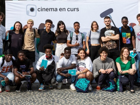 Grup de joves d'origens diversos (Cinema en Curs)